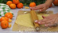 Фото приготовления рецепта: Тарт с начинкой из сливочного сыра и мандаринами - шаг №9