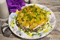 Фото к рецепту: Салат с жареным картофелем, шампиньонами, ветчиной и солёными огурцами