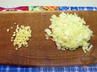 Фото приготовления рецепта: Чечевичный суп с тыквой и фрикадельками - шаг №2