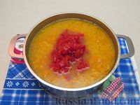 Фото приготовления рецепта: Чечевичный суп с тыквой и фрикадельками - шаг №16
