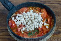 Фото приготовления рецепта: Макароны с фасолью, рисом и маринованными грибами в томатном соусе - шаг №7