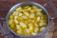 Фото приготовления рецепта: Яблочный суп-пюре с луком, карри и йогуртом - шаг №8