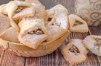Фото к рецепту: Песочное печенье с яблоками и орехами
