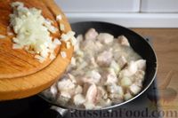Фото приготовления рецепта: Куриное филе в сметанном соусе с чесноком - шаг №5