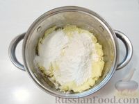Фото приготовления рецепта: Картофельные маффины с сыром - шаг №5