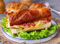Фото к рецепту: Горячие сэндвичи с омлетом и колбасой