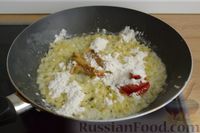 Фото приготовления рецепта: Сырный суп с копчёным окорочком и молоком - шаг №3