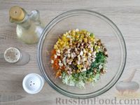 Фото приготовления рецепта: Салат из пекинской капусты с кукурузой, морковью и арахисом - шаг №8