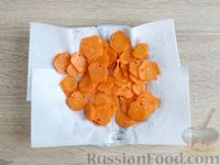 Фото приготовления рецепта: Салат из моркови с консервированным ананасом и сыром - шаг №4