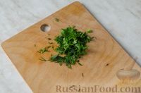Фото приготовления рецепта: Салат с шампиньонами, маринованными огурцами, рисом и горошком - шаг №13