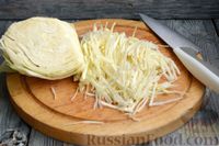 Фото приготовления рецепта: Куриные голени, запечённые с картошкой и капустой, под сметаной - шаг №2