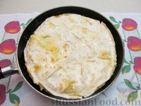 Фото приготовления рецепта: Пирог из лаваша с картофелем, творогом и сыром (на сковороде) - шаг №16