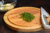 Фото приготовления рецепта: Рулетики из лаваша с копчёным сыром и варёными яйцами - шаг №4