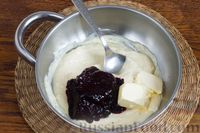 Фото приготовления рецепта: Конфеты из чёрной смородины с белым шоколадом - шаг №4