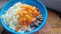 Фото приготовления рецепта: Салат из индейки, мандаринов и пекинской капусты - шаг №7