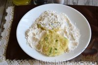 Фото приготовления рецепта: Оладьи из картофельного пюре с сыром и зелёным луком - шаг №8