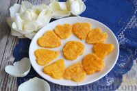 Фото приготовления рецепта: Жареный сыр с яйцом - шаг №8