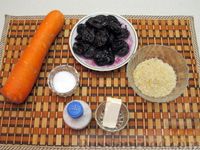 Фото приготовления рецепта: Рисовая каша с морковью и черносливом - шаг №1