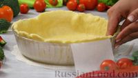 Фото приготовления рецепта: Французский пирог "Киш Лорен" с курицей, брокколи и сыром - шаг №19