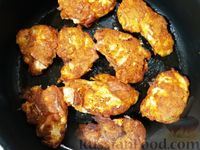 Фото приготовления рецепта: Куриное филе в томатном кляре - шаг №9