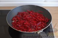 Фото приготовления рецепта: Красный борщ с вишней и орехами - шаг №4