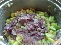 Фото приготовления рецепта: Картофельная запеканка с сёмгой и шпинатом - шаг №3