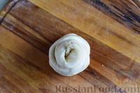 Фото приготовления рецепта: Слоёные лепёшки с яичницей (на сковороде) - шаг №9