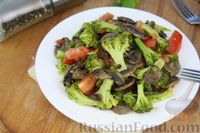 Фото к рецепту: Салат из шампиньонов и брокколи