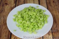 Фото приготовления рецепта: Салат крабовый с ананасами - шаг №4