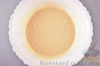 Фото приготовления рецепта: Пышные оладьи на молоке - шаг №8