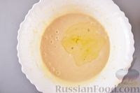 Фото приготовления рецепта: Пышные оладьи на молоке - шаг №9