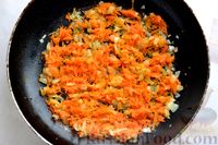 Фото приготовления рецепта: Запечённая рыба с томатным соусом в листьях пекинской капусты - шаг №4