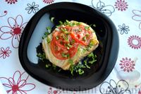 Фото приготовления рецепта: Запечённая рыба с томатным соусом в листьях пекинской капусты - шаг №21