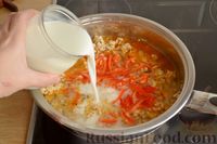 Фото приготовления рецепта: Макароны с куриным фаршем в молочно-сырном соусе, на сковороде - шаг №9