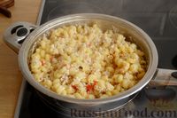 Фото приготовления рецепта: Макароны с куриным фаршем в молочно-сырном соусе, на сковороде - шаг №11