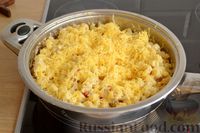 Фото приготовления рецепта: Макароны с куриным фаршем в молочно-сырном соусе, на сковороде - шаг №12