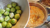 Фото приготовления рецепта: Сырный суп с индейкой, овощами и макаронами - шаг №7