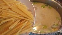 Фото приготовления рецепта: Сырный суп с индейкой, овощами и макаронами - шаг №9