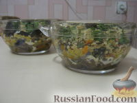 Фото приготовления рецепта: Салат «Анастасия» с морковью, грибами и орехами - шаг №16