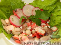 Фото к рецепту: Салат с фасолью «Морские камушки»