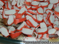 Фото приготовления рецепта: Салат с фасолью «Морские камушки» - шаг №5