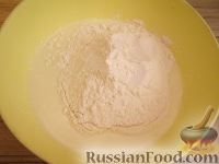 Фото приготовления рецепта: Тесто бездрожжевое на кефире (для лепешек) - шаг №4