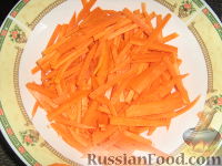 Фото приготовления рецепта: Салат из моркови и капусты "по-корейски" - шаг №2