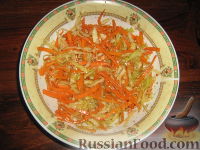 Фото к рецепту: Салат из моркови и капусты "по-корейски"