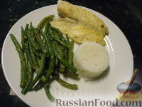 Фото приготовления рецепта: Тилапия с зеленой фасолью и рисом - шаг №9