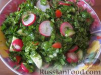 Фото к рецепту: Овощной весенний салат к шашлыку