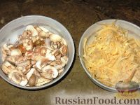Фото приготовления рецепта: Суп из свинины с шампиньонами, сельдереем и зелёным горошком - шаг №13