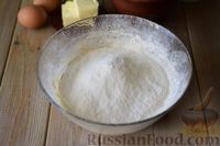 Фото приготовления рецепта: Дрожжевые пирожки с капустой, тушенной в молоке - шаг №7