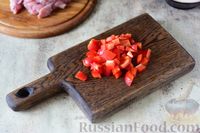 Фото приготовления рецепта: Запеканка из курицы, моркови и сладкого перца - шаг №4