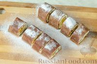Фото приготовления рецепта: Роллы из шоколадных блинчиков с творожно-фруктовой начинкой - шаг №19